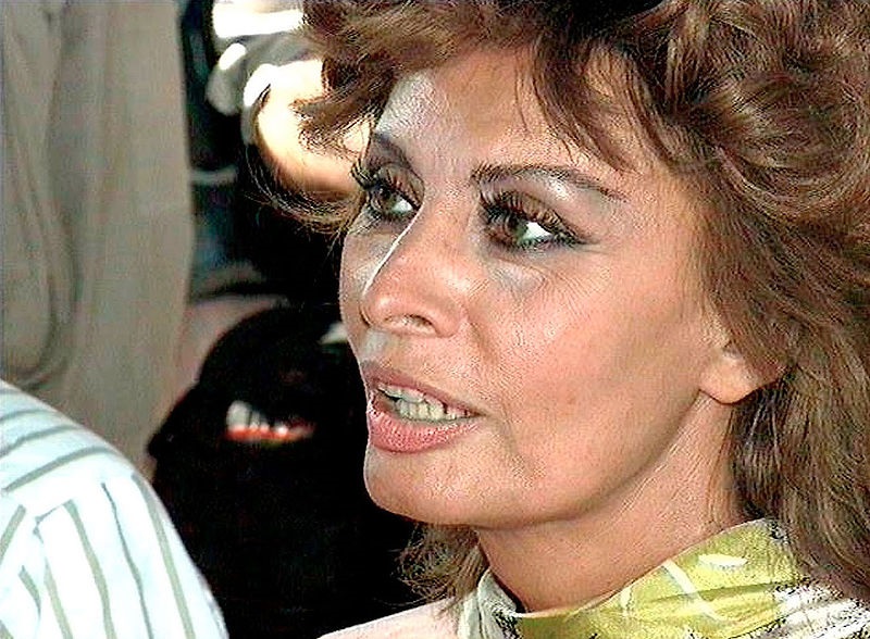 Sophia-Loren_1992.jpg