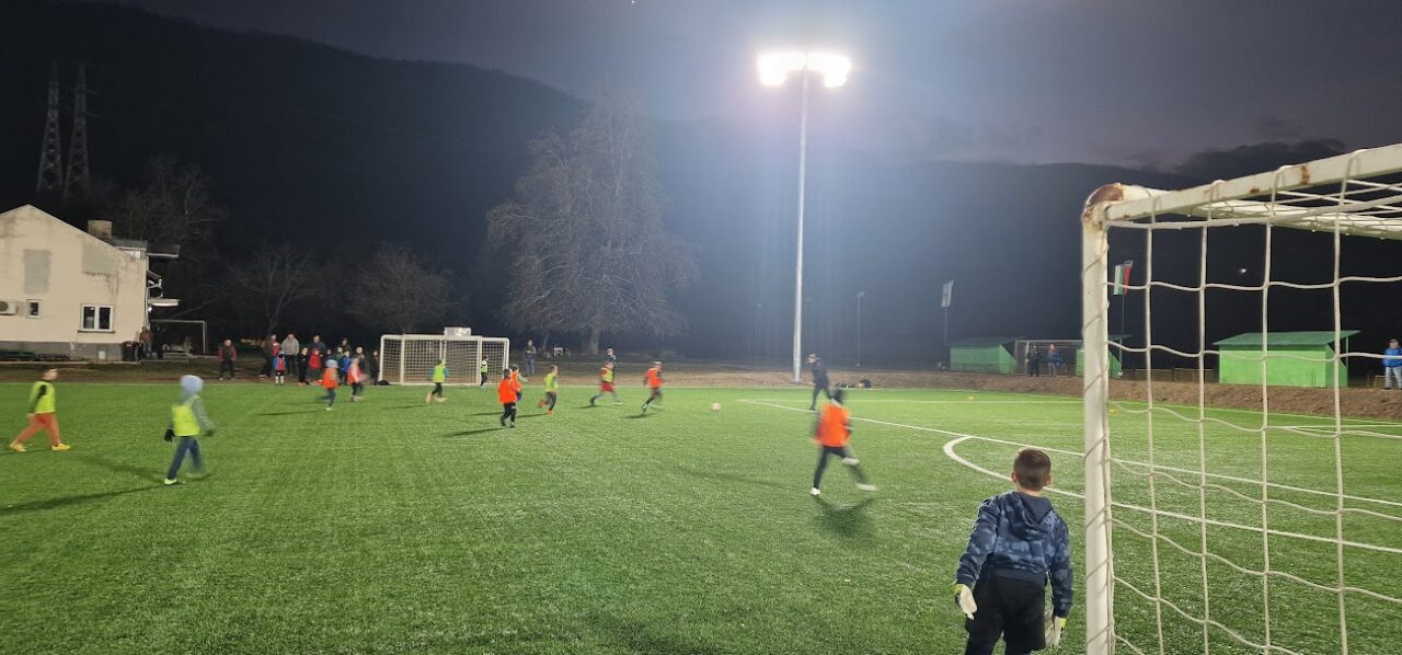 mladenov-osvetlenie-stadion-2024.--1280x598.jpg