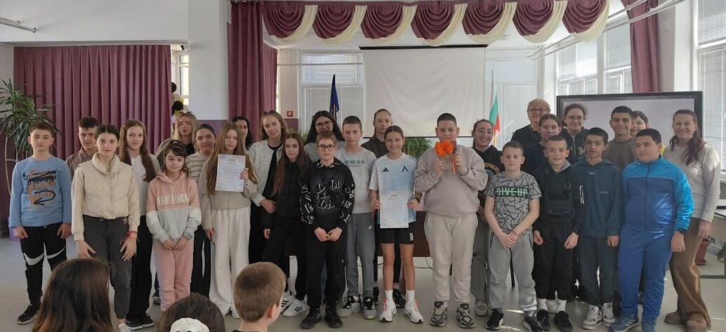 uchenici-gimnazia-konkurs-za-mama-2026-5-e1773042765538.jpg