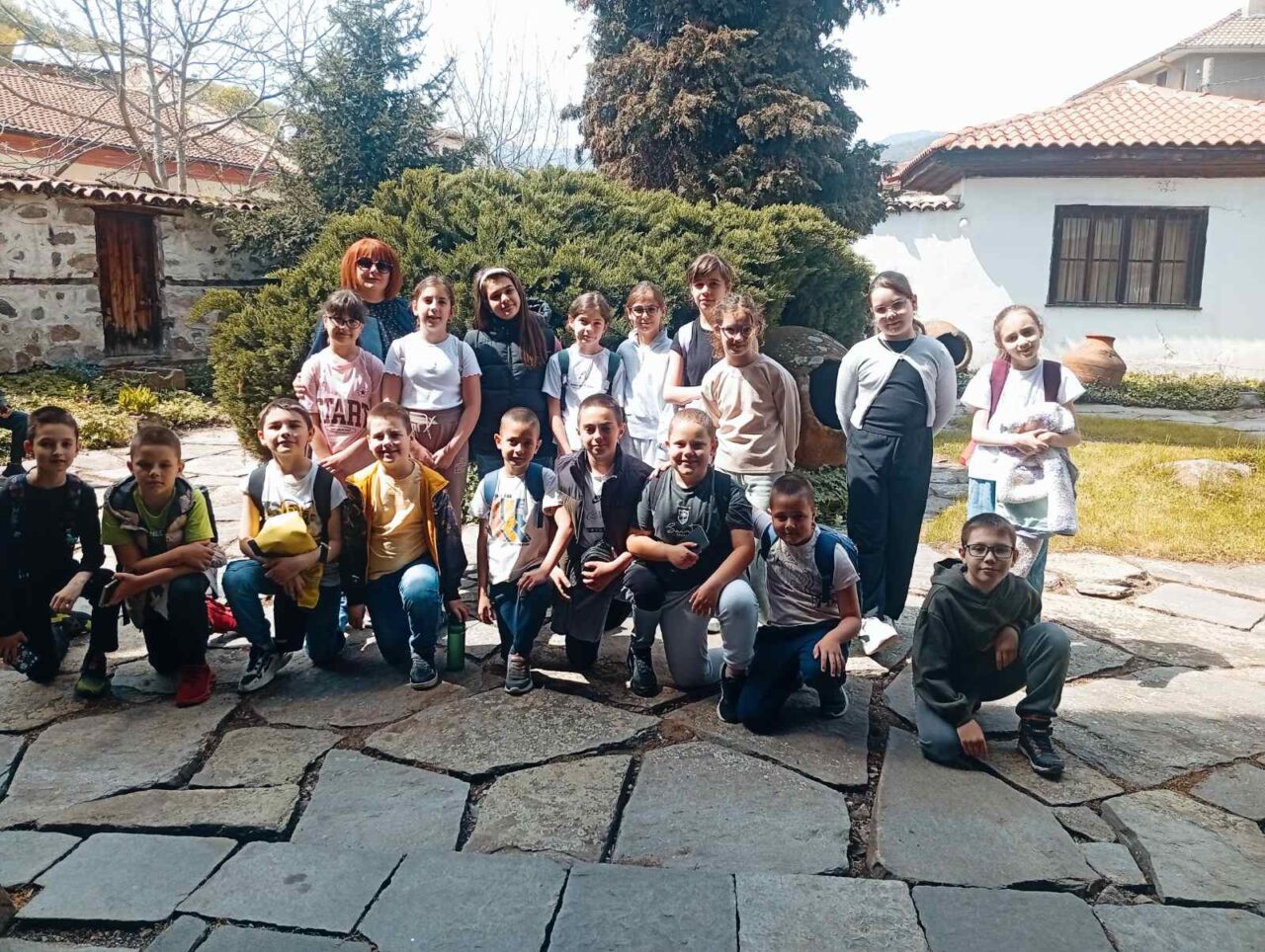 uchenici-sou-sv-kl-ohridski-muzey-150-g-aprilsko-vastanie-2026-1-1280x964.jpg