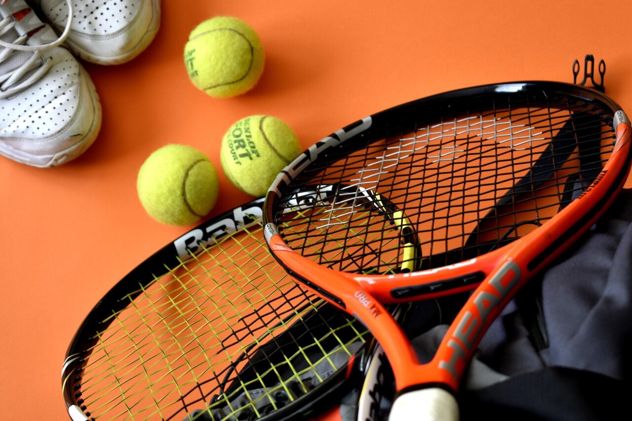 tenis-kort-1280x854.jpg